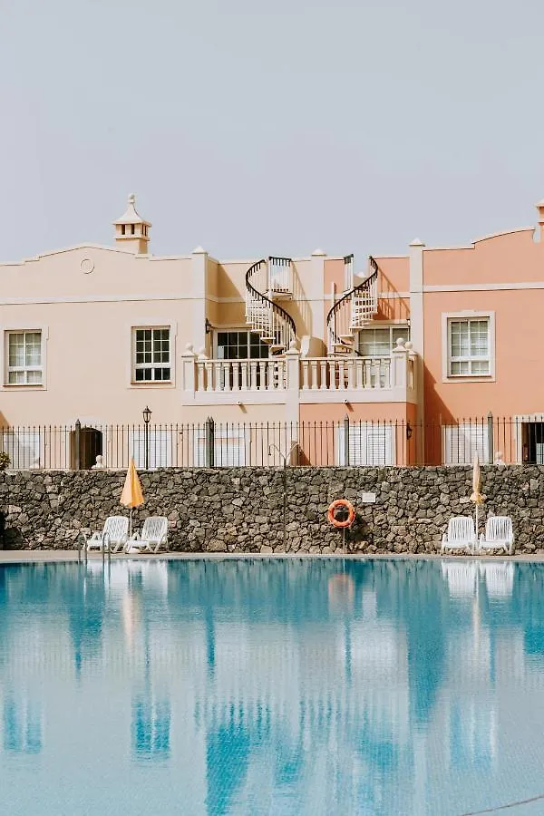 Holiday home Acogedor Adosado Con Piscina Villa Palm-mar
